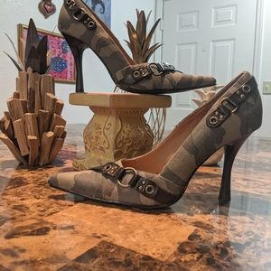 No Boundaries camo stillettos size 8.5